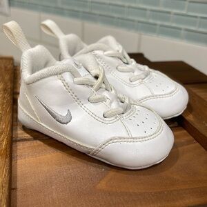 Vintage 2000 Nike Play Pico Plus WHITE w/ Gray Shoosh Unisex Shoe size 2